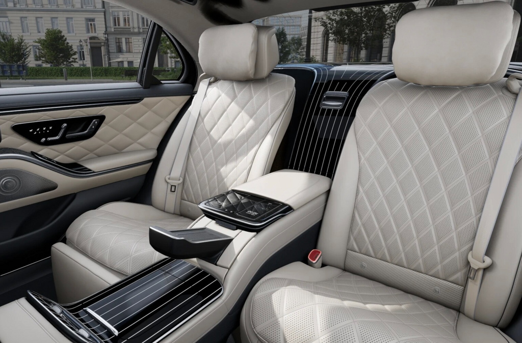 Mercedes-Benz S 450 d 4MATIC Long "140y Launch Edition" | MANUFAKTUR Opalite White Magno | First Class Rear | MBUX Superscreen