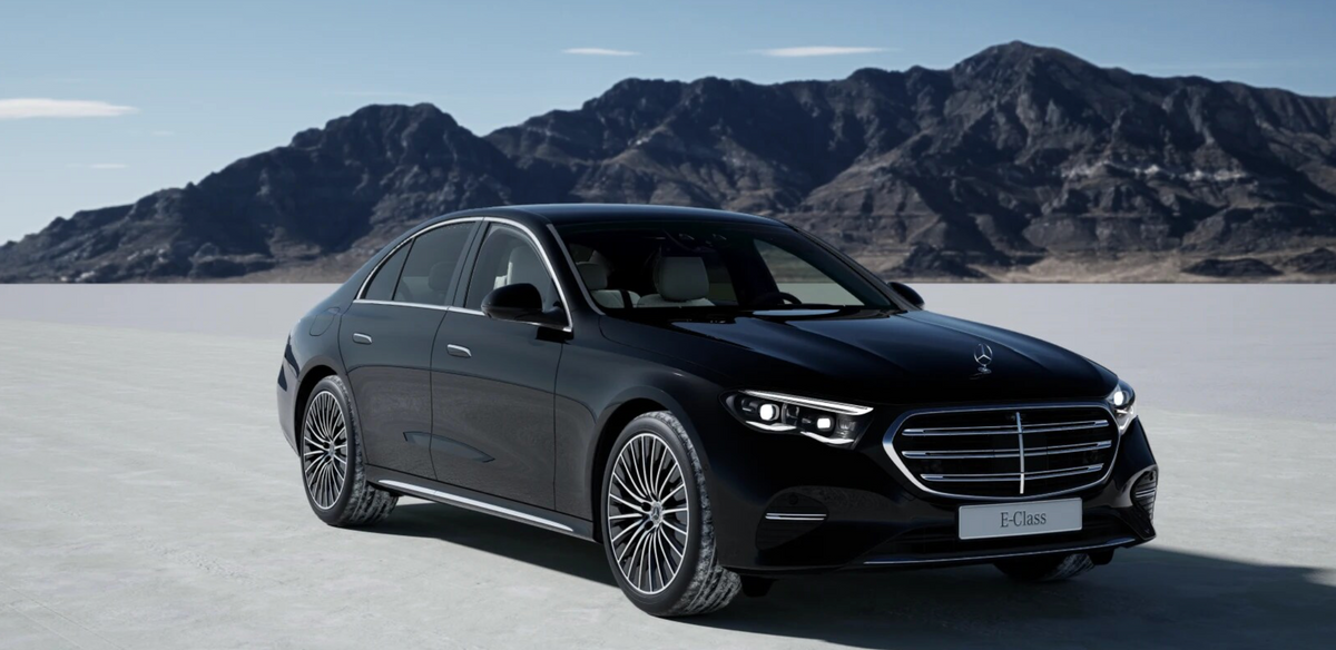 Mercedes-Benz E 220 d 4MATIC Sedan „EXCLUSIVE Premium” | Obsidian Black Metallic | Nappa Neva Grey/Black | Burmester® 4D | AIRMATIC