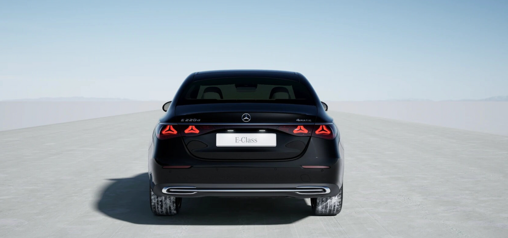 Mercedes-Benz E 220 d 4MATIC Sedan „EXCLUSIVE Premium” | Obsidian Black Metallic | Nappa Neva Grey/Black | Burmester® 4D | AIRMATIC