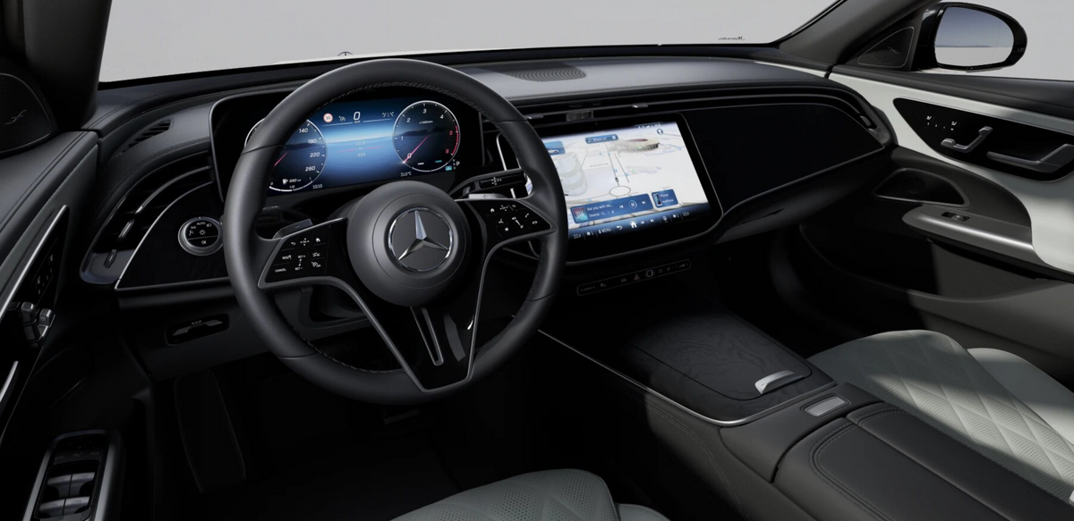 Mercedes-Benz E 220 d 4MATIC Sedan „EXCLUSIVE Premium” | Obsidian Black Metallic | Nappa Neva Grey/Black | Burmester® 4D | AIRMATIC
