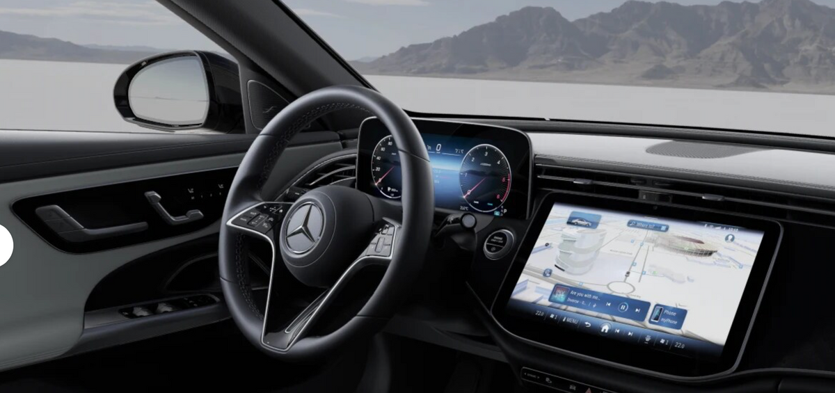 Mercedes-Benz E 220 d 4MATIC Sedan „EXCLUSIVE Premium” | Obsidian Black Metallic | Nappa Neva Grey/Black | Burmester® 4D | AIRMATIC